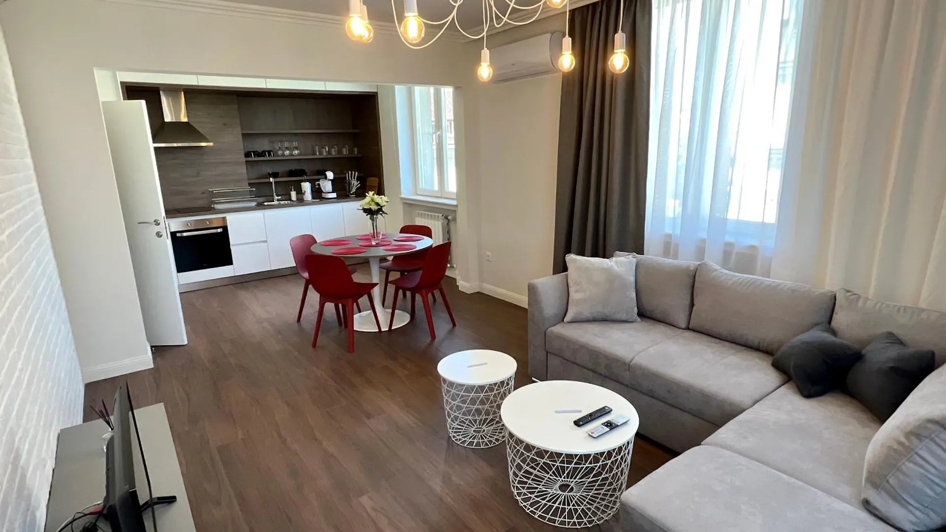 Location ! Location ! Location ! City Garden View Apartment Sofie